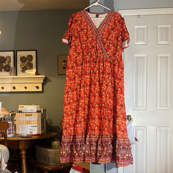 SHEIN Dresses & Skirts - NWOT-SHEIN Red and Purple Paisley Maxi Dress